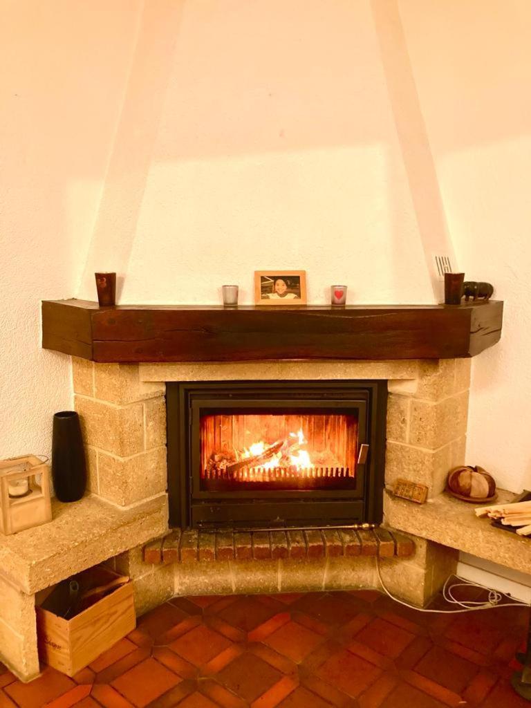 Cheerful Villa With Fireplace, Bath-Tub And Garden Noville Exteriör bild