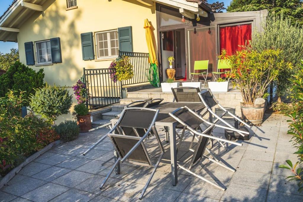 Cheerful Villa With Fireplace, Bath-Tub And Garden Noville Exteriör bild